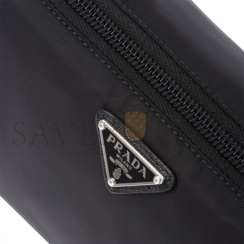 Pra*a medium re-nylon pouch 1ns693 (20*11.5*9cm)